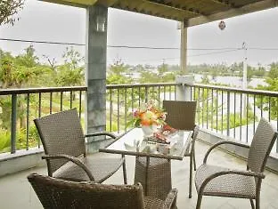 הוי אן Huyen Tra Que Homestay מלון